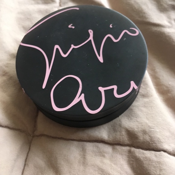 Eyeshadow Pallet - Picture 1 of 2